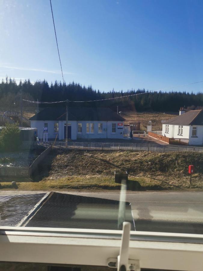 Dalwhinnie Old School Hostel Екстериор снимка