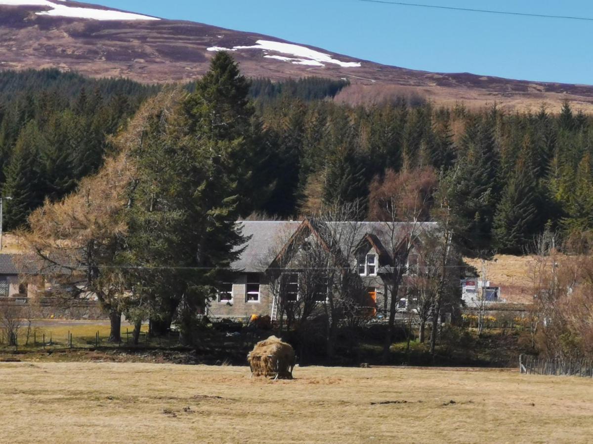 Dalwhinnie Old School Hostel Екстериор снимка